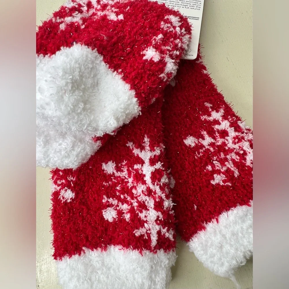 Brand New-Airplus Aloe Infused Snowflake Socks